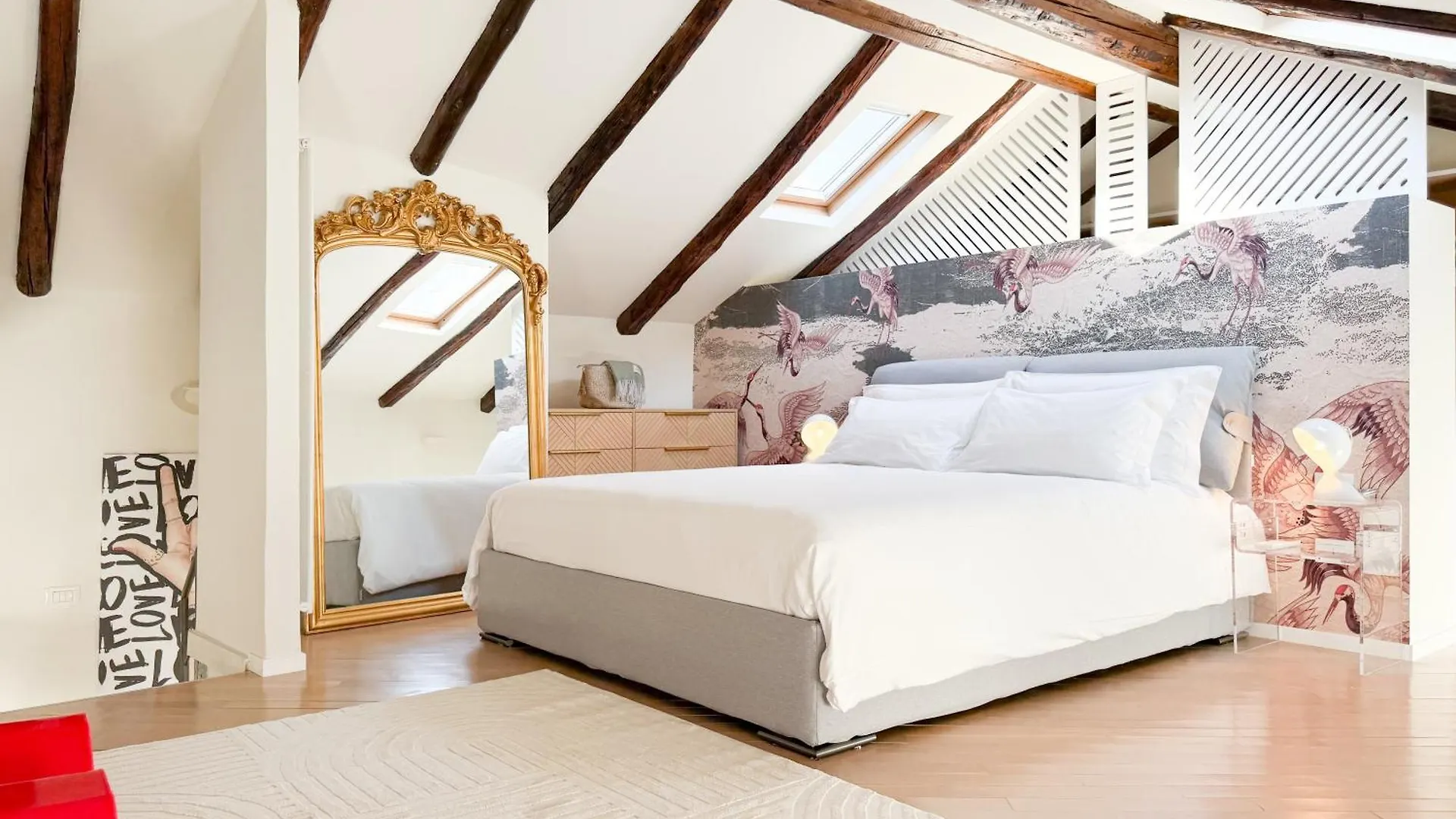 Not Your Average Stay!! Rock, Love & Lake House 科莫 公寓