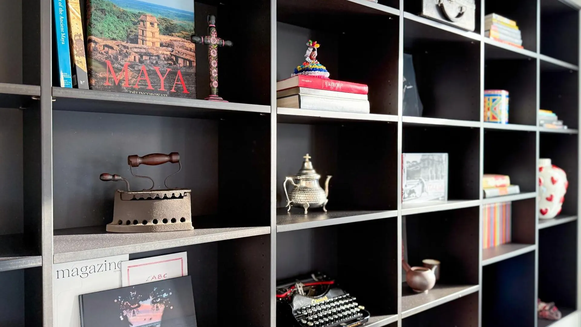 Not Your Average Stay!! Rock, Love & Lake House 科莫